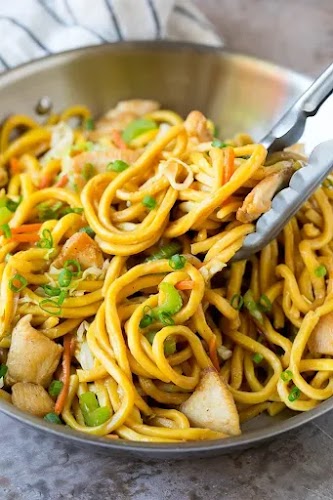 Little Raven Cafe: Asian & Mexican Eats
