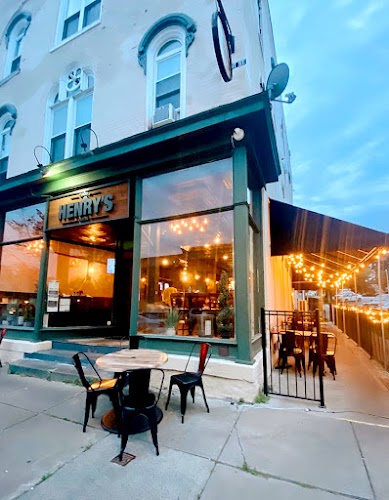 Henry's Tavern