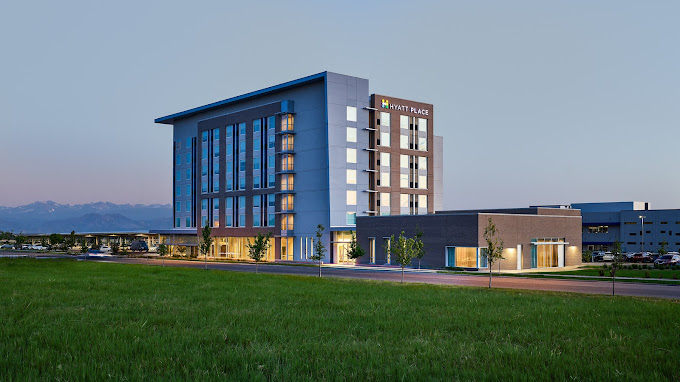 Hyatt Place Peña Station / Denver Airport