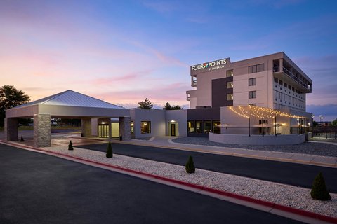 Hotels near Red Rocks