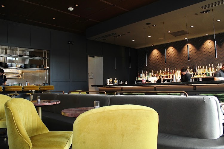 Welton Room cocktail + kitchen photo 1