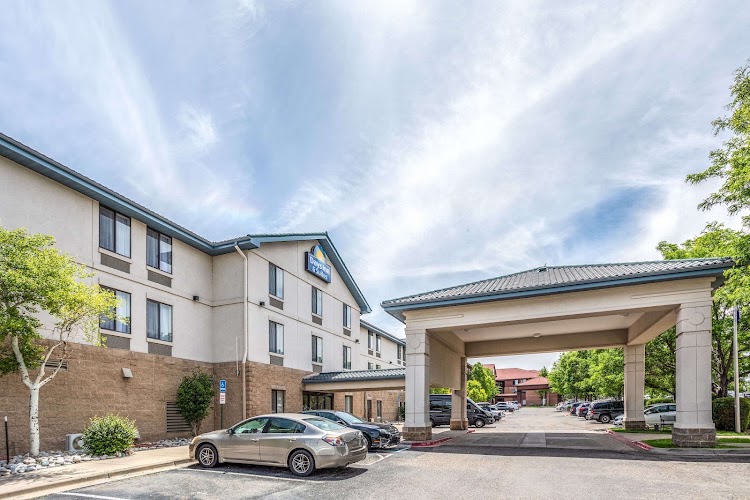 Days Inn & Suites by Wyndham Denver International Airport photo 1