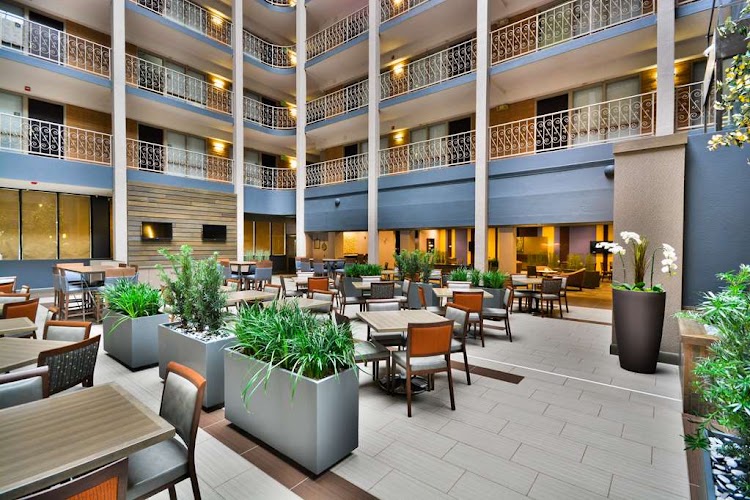 Embassy Suites by Hilton Denver Central Park photo 1