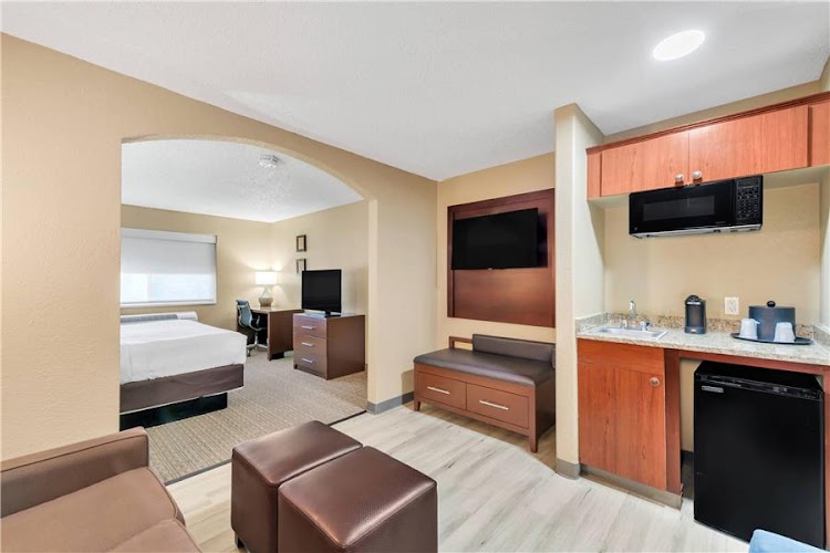 Comfort Suites Lakewood - Denver photo 2
