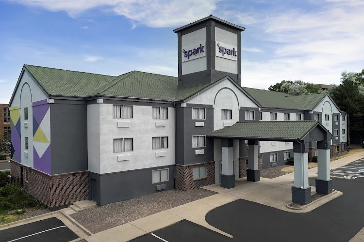 Spark by Hilton Lakewood Denver Southwest photo 1
